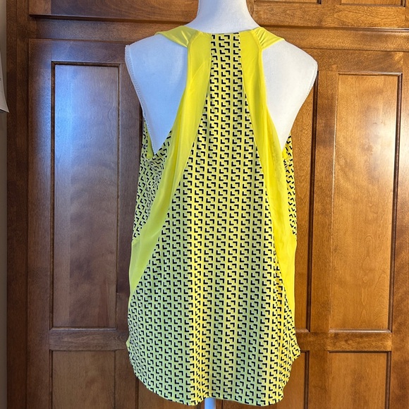 Worthington Womens Butter Yellow Black Tank Top VNeck Athletic Back Sz L - Picture 4 of 12